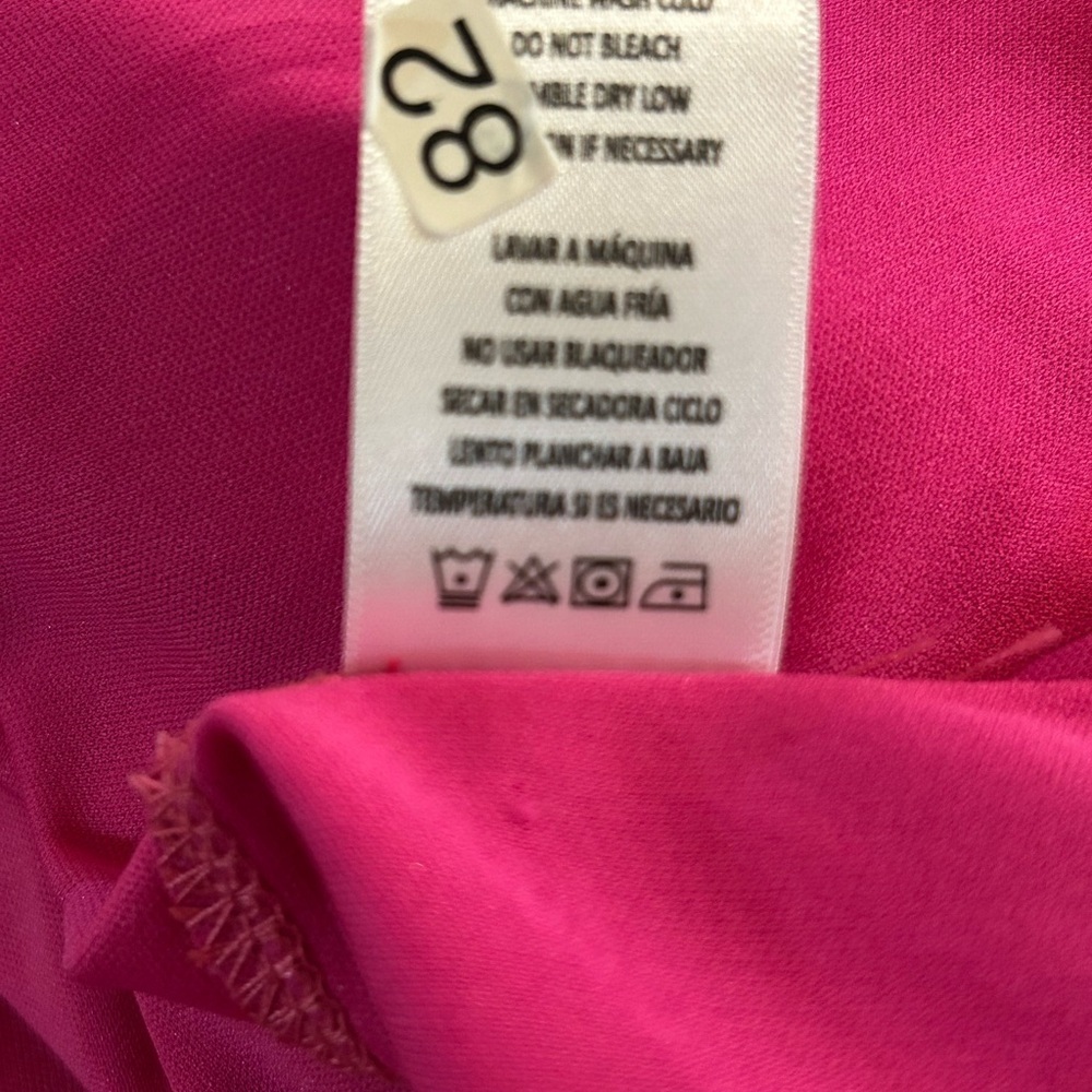 VINCE CAMUTO LIGHTWEIGHT
TIERED DRESS - Picture 10 of 15